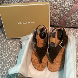 🎆 Michael Kors NEVER USED Thong Sandal